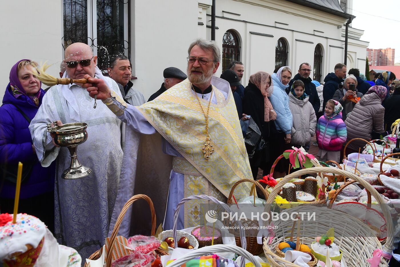 Освящение пасхальных куличей и яиц