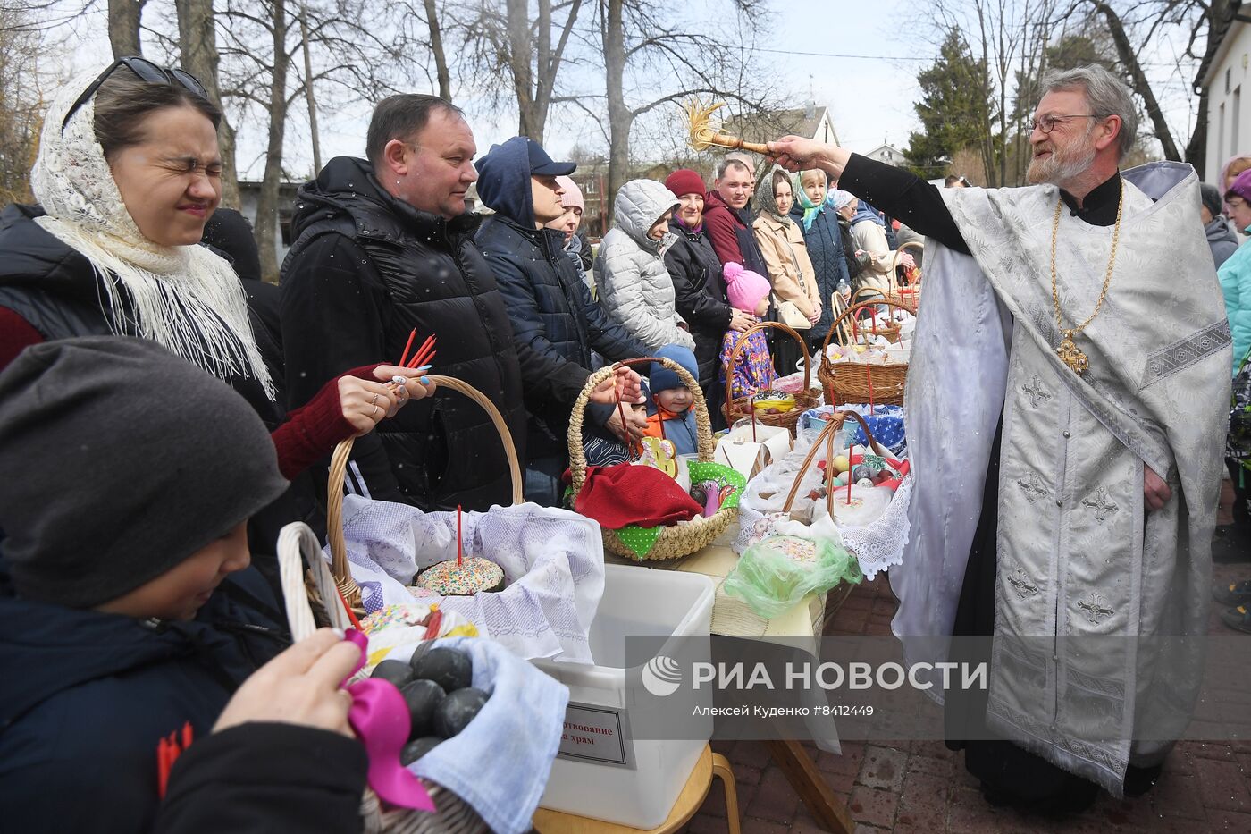 Освящение пасхальных куличей и яиц