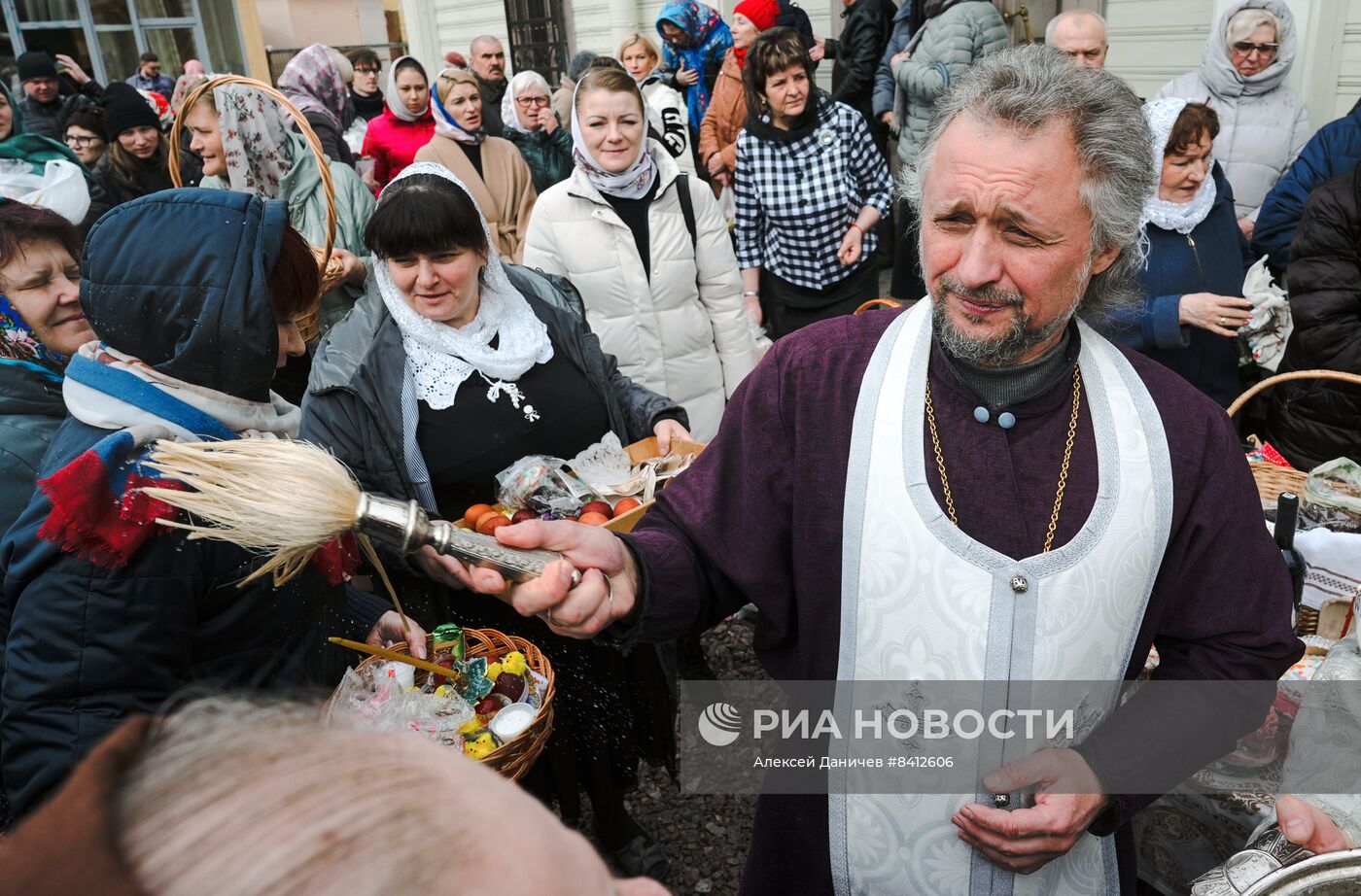 Освящение пасхальных куличей и яиц