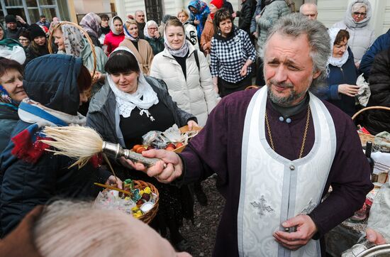 Освящение пасхальных куличей и яиц