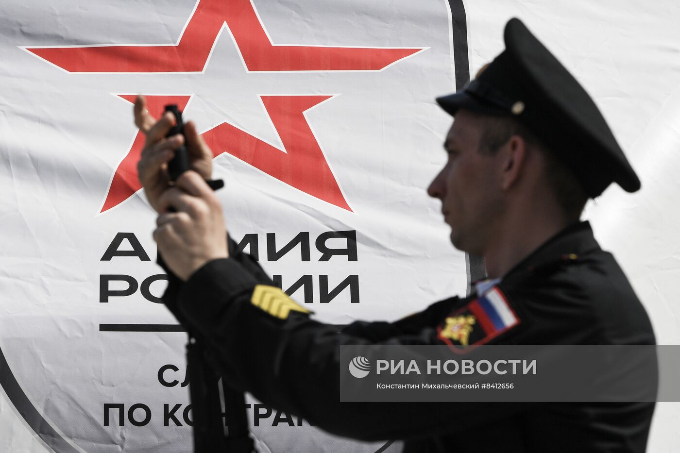 Пункт отбора на военную службу по контракту в Симферополе