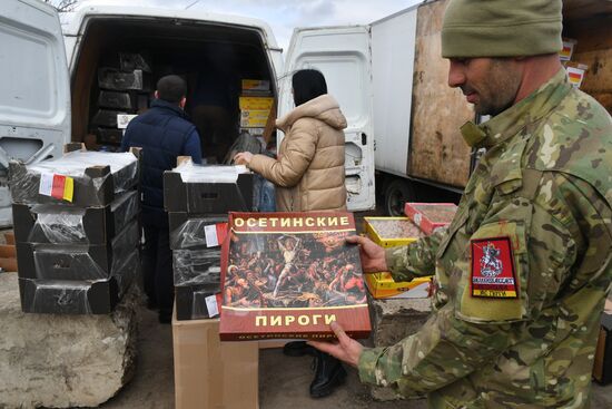 Передача освященных куличей военнослужащим в зоне СВО