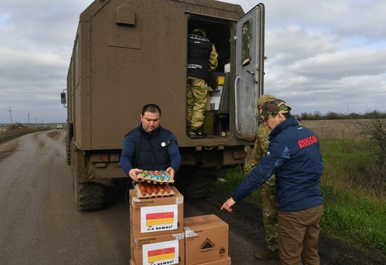 Передача освященных куличей военнослужащим в зоне СВО