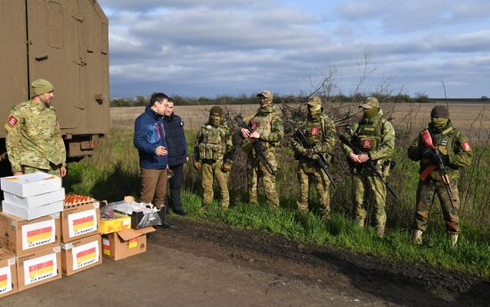 Передача освященных куличей военнослужащим в зоне СВО