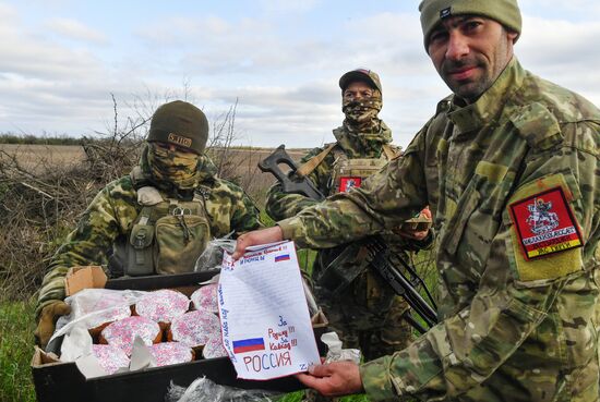 Передача освященных куличей военнослужащим в зоне СВО