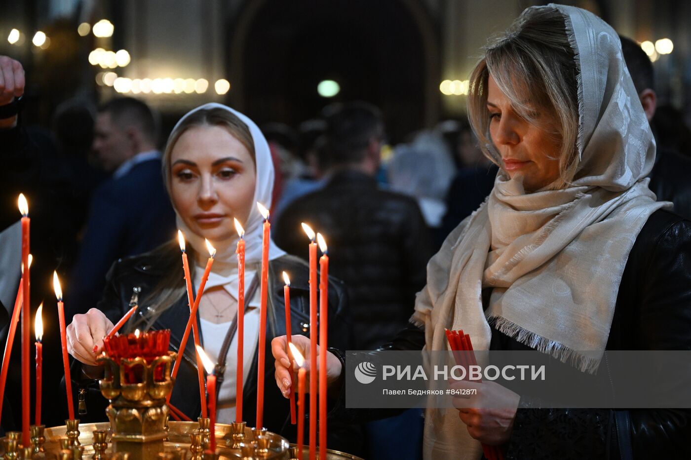 Пасхальное богослужение в храме Христа Спасителя 