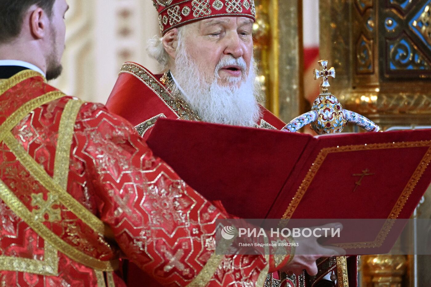 Пасхальное богослужение в храме Христа Спасителя 