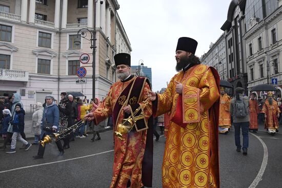 Пасхальный крестный ход во Владивостоке