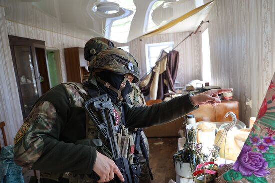 Бойцы ЧВК "Вагнер" в освобожденной части Артемовска