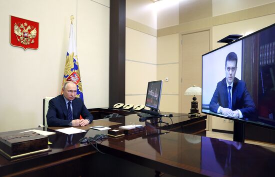 Президент РФ В. Путин провел встречу с М. Котюковым