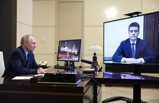 Президент РФ В. Путин провел встречу с М. Котюковым