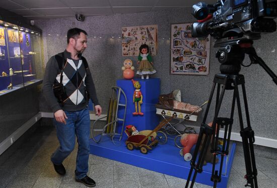 Выставка "Игры и игрушки наших предков" в Музее археологии Москвы