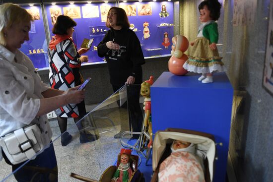 Выставка "Игры и игрушки наших предков" в Музее археологии Москвы