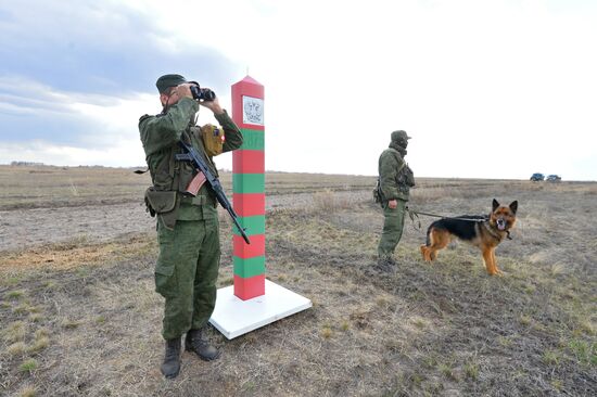 Учения по предотвращению незаконного пересечения границы РФ в Челябинской области