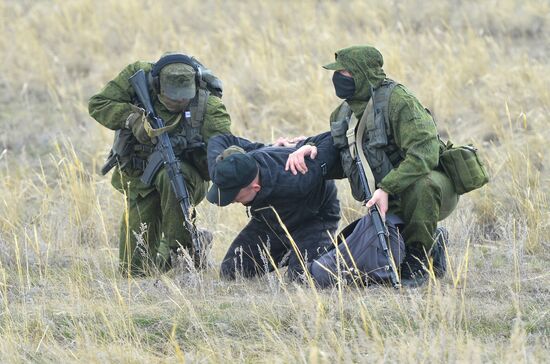 Учения по предотвращению незаконного пересечения границы РФ в Челябинской области