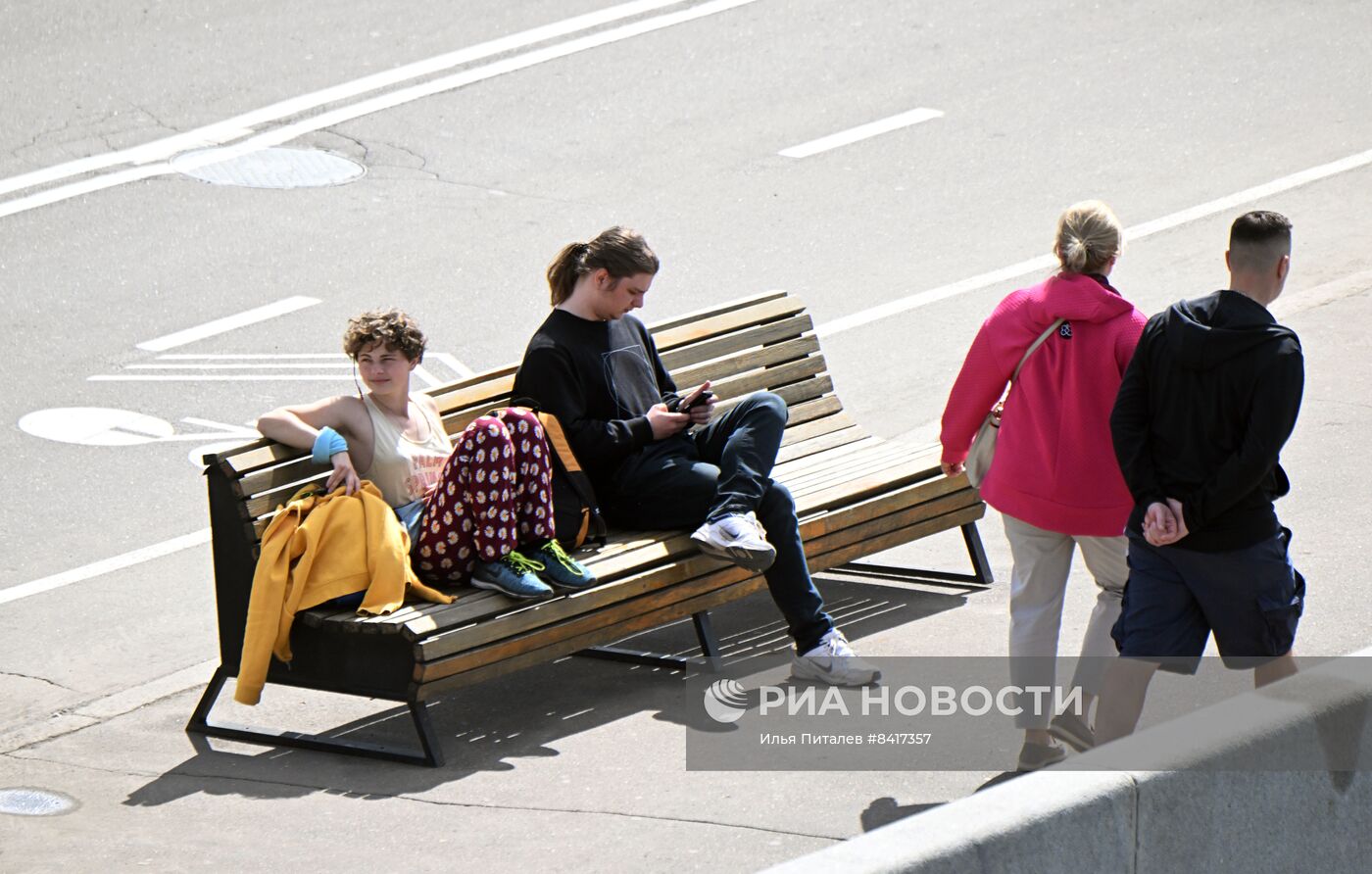 Теплая погода в Москве