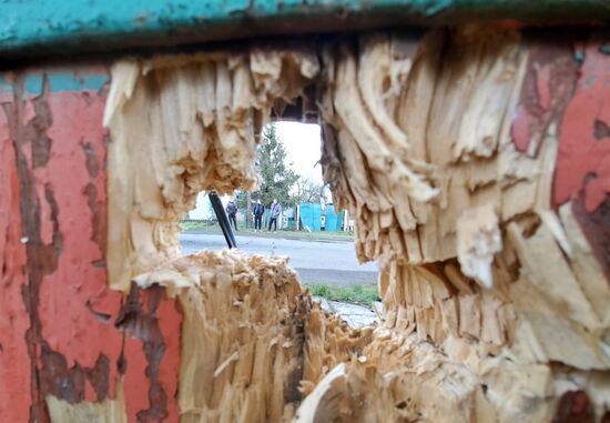 Последствия обстрела поселка Нижняя Крынка в ДНР