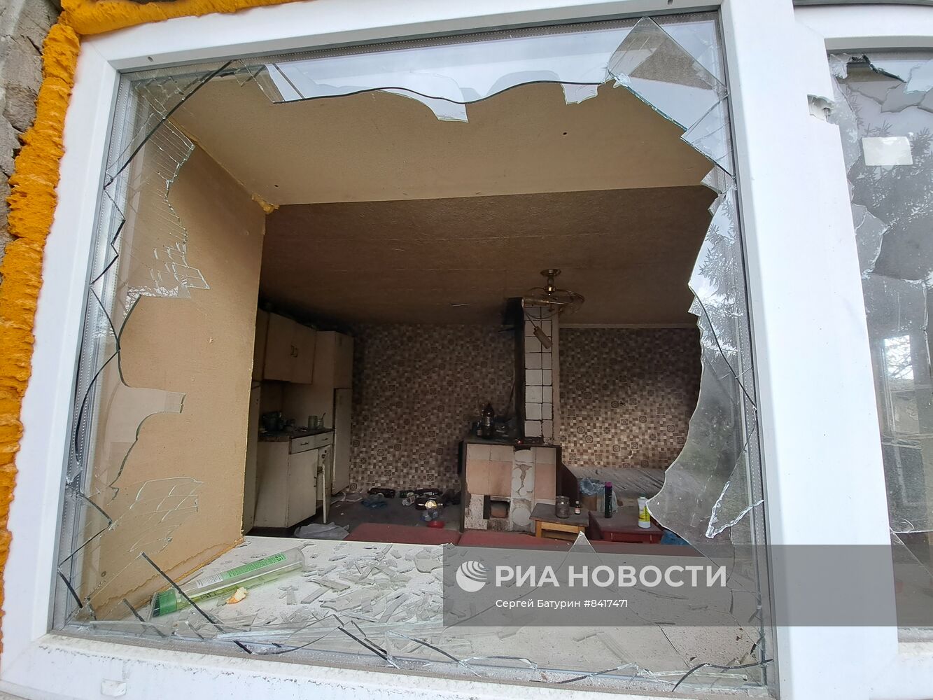 Последствия обстрела поселка Нижняя Крынка в ДНР