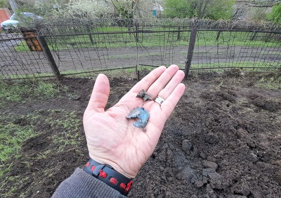 Последствия обстрела поселка Нижняя Крынка в ДНР