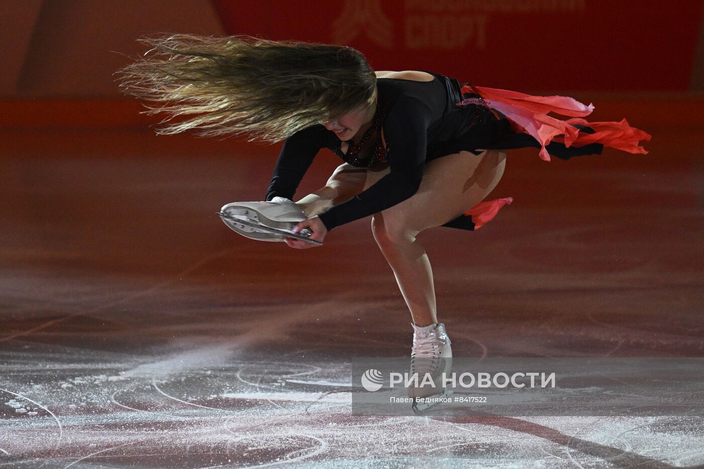 Показательные номера российских фигуристов на финале Кубка Московского спорта