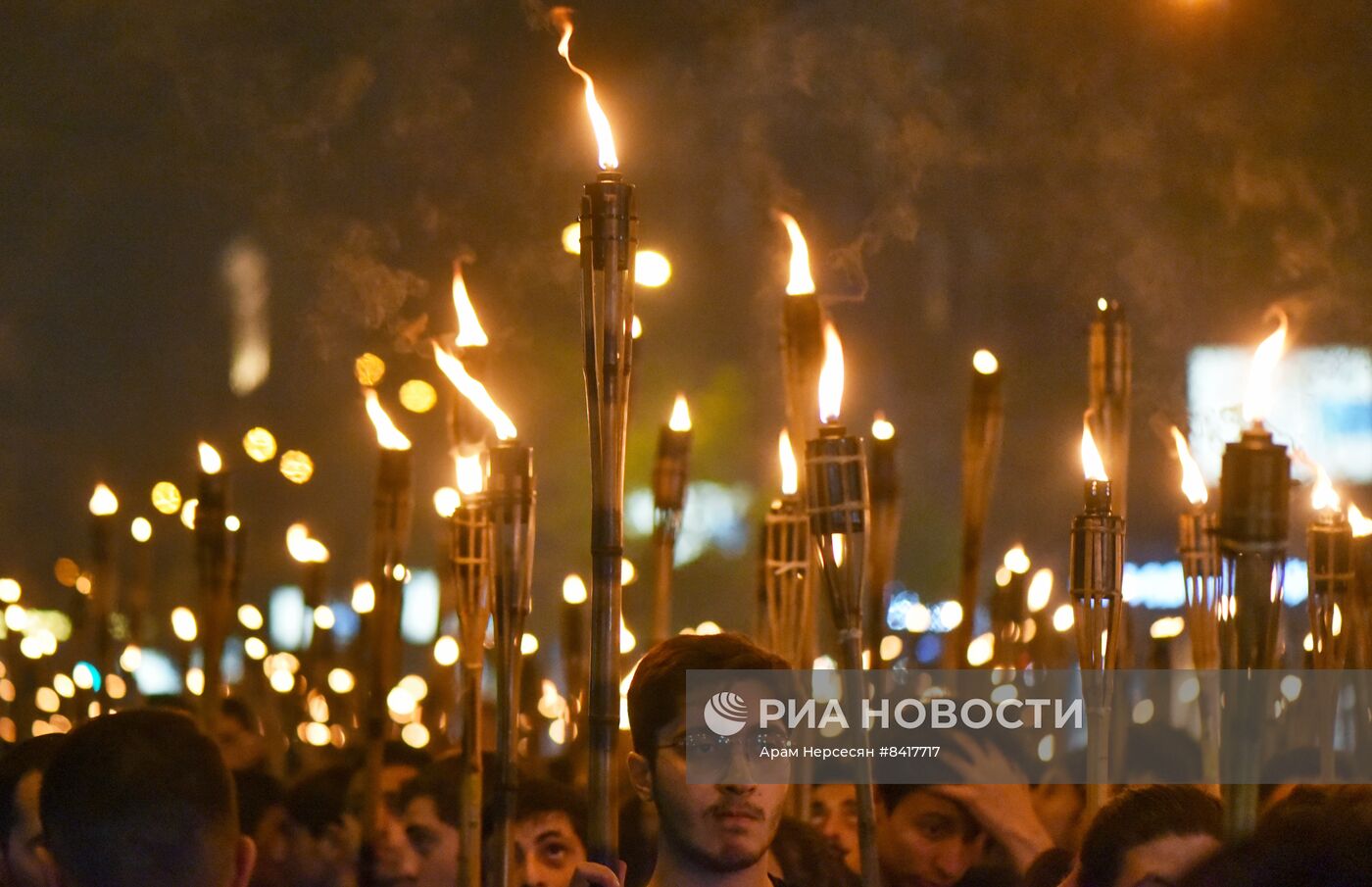 Факельное шествие в Ереване в честь Дня памяти жертв геноцида