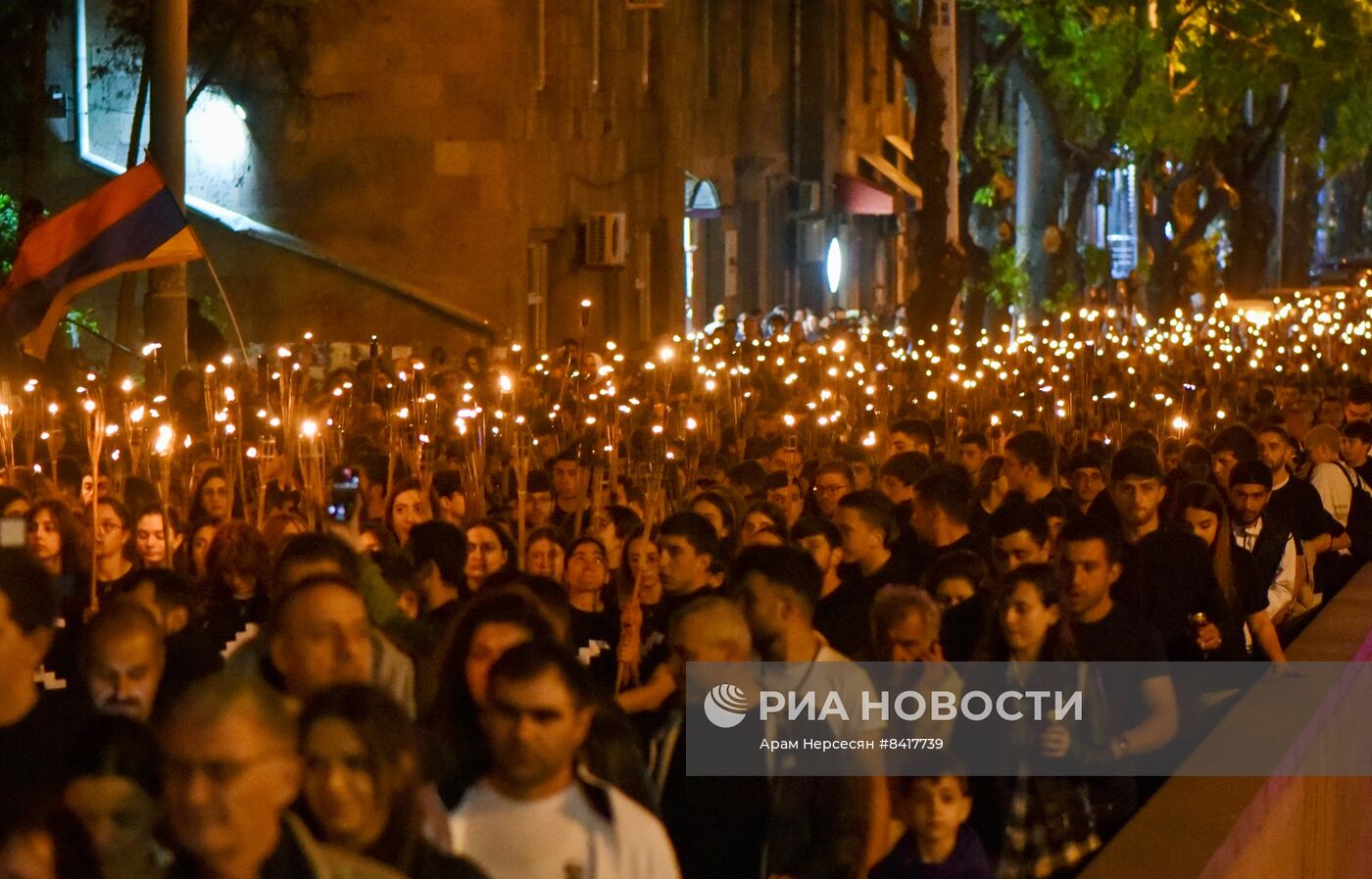 Факельное шествие в Ереване в честь Дня памяти жертв геноцида