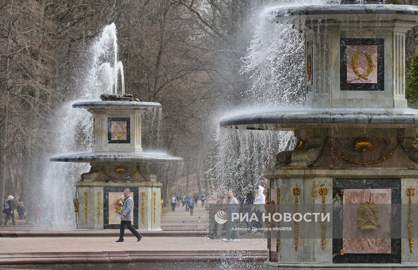 Сезон фонтанов в Петродворце