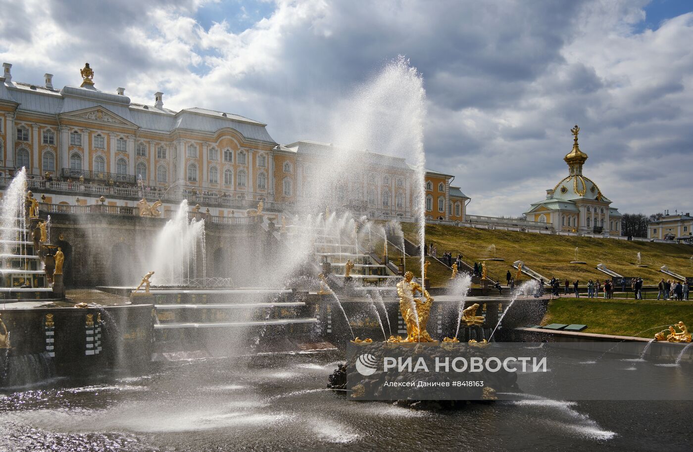 Сезон фонтанов в Петродворце