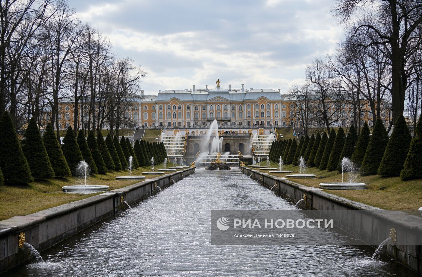 Сезон фонтанов в Петродворце