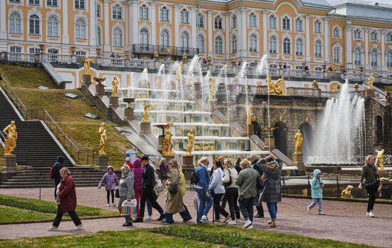 Сезон фонтанов в Петродворце