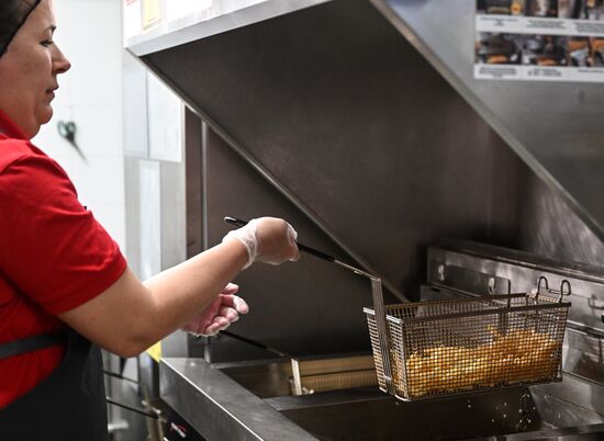 Открытие ресторана Rostic's в Москве 