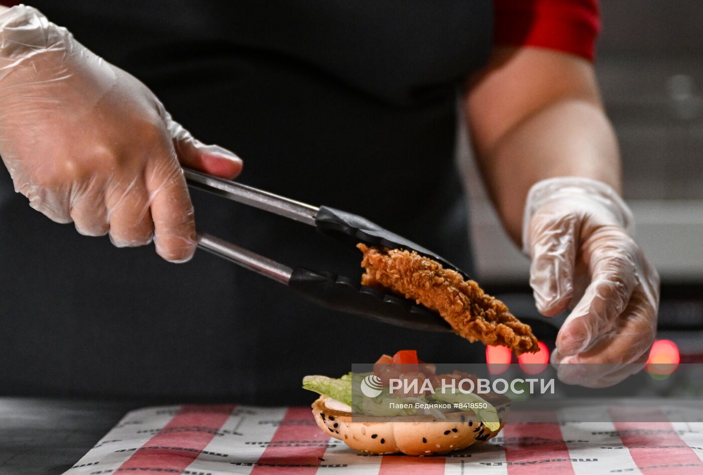 Открытие ресторана Rostic's в Москве