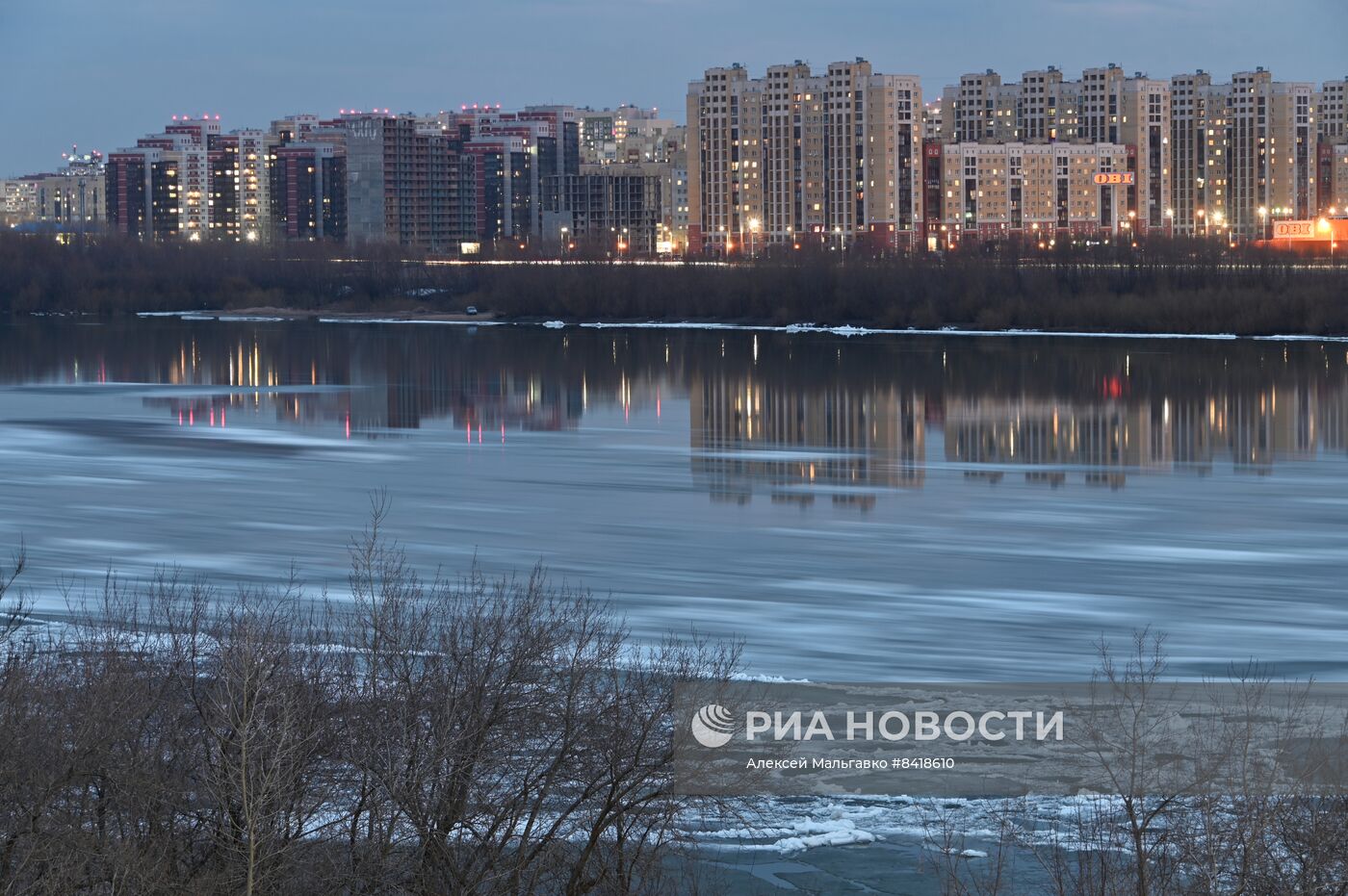 Таяние льда на Иртыше в Омске