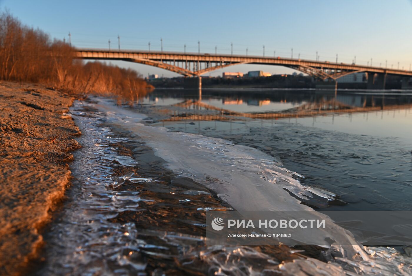 Таяние льда на Иртыше в Омске