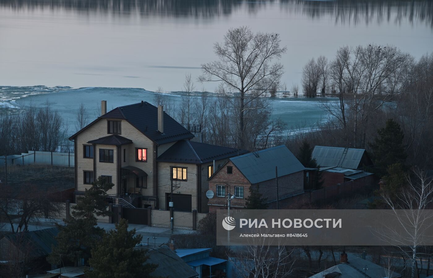 Таяние льда на Иртыше в Омске