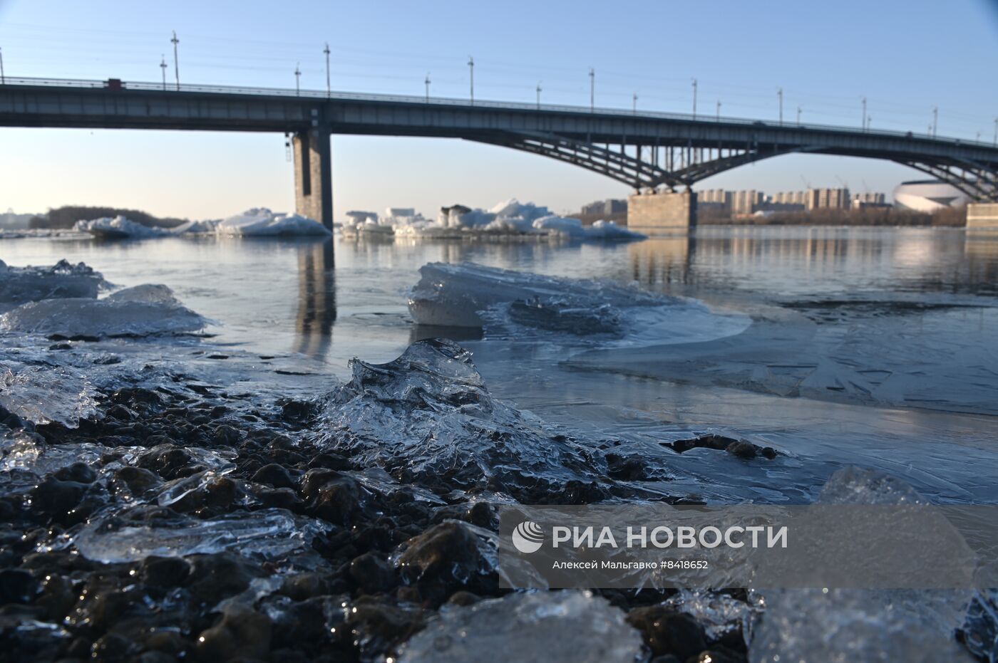 Таяние льда на Иртыше в Омске