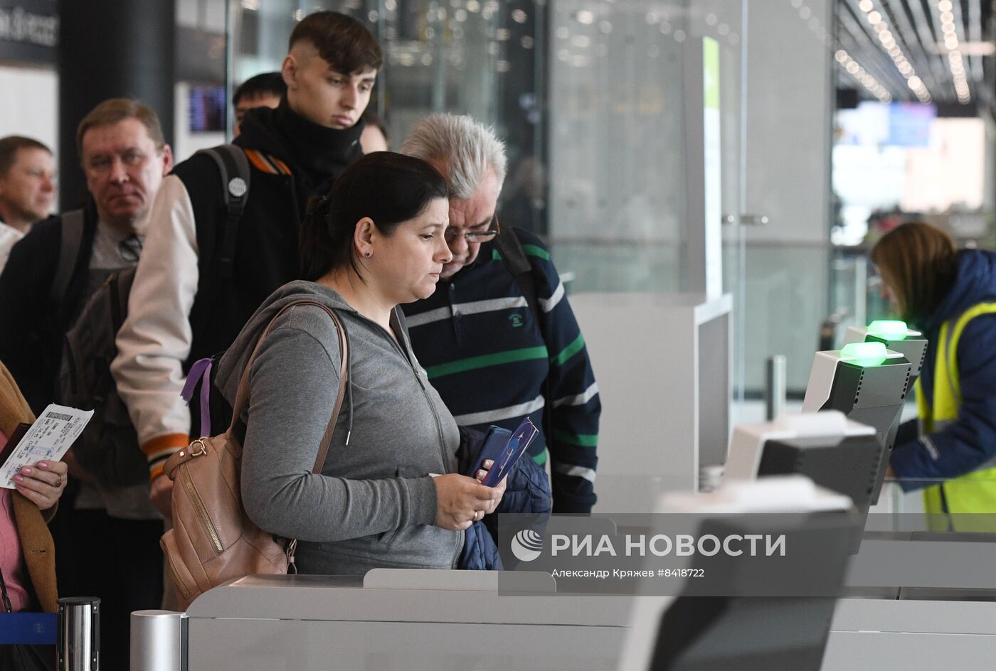 Работа нового терминала аэропорта Толмачево в Новосибирске