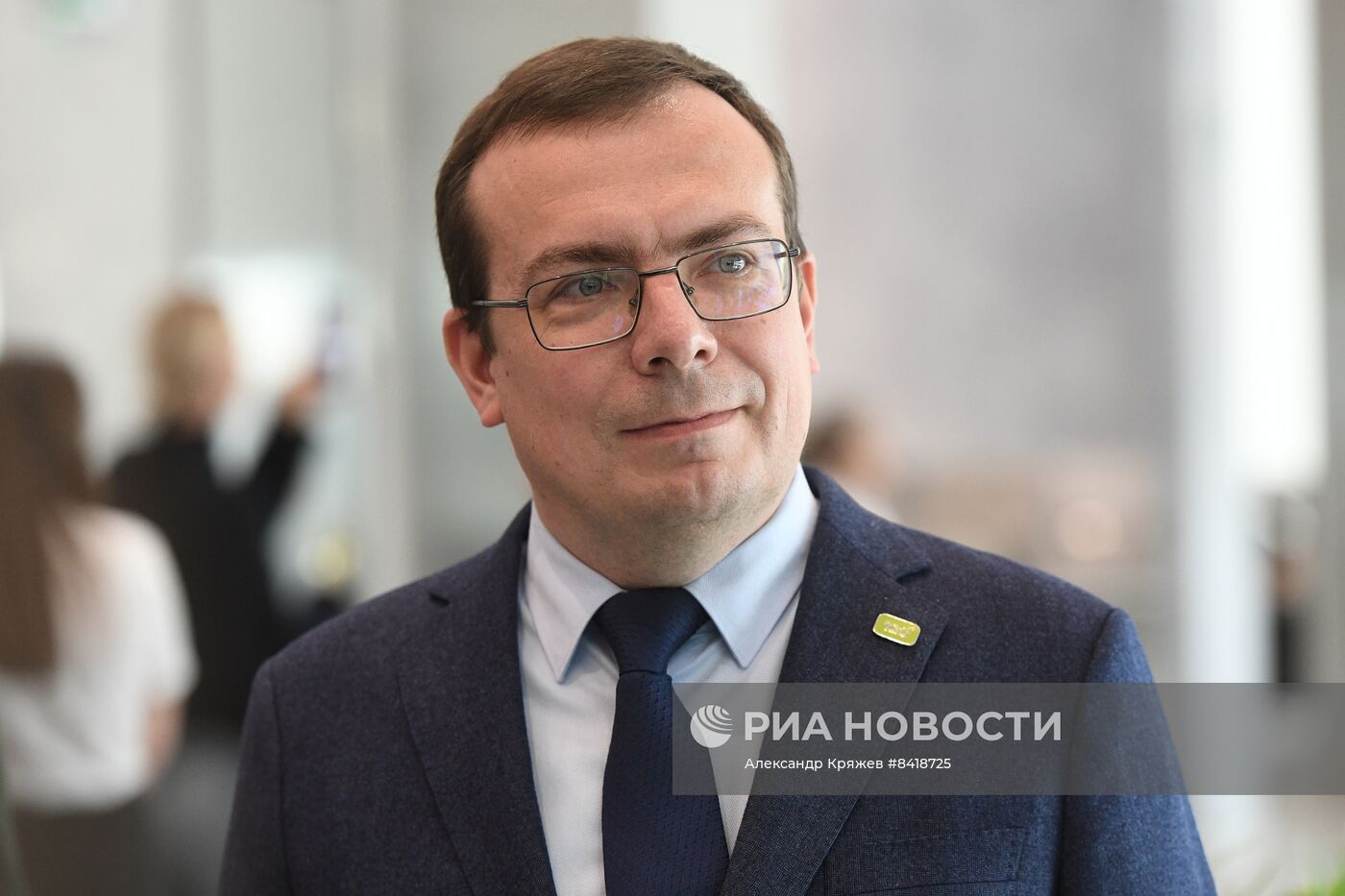Работа нового терминала аэропорта Толмачево в Новосибирске