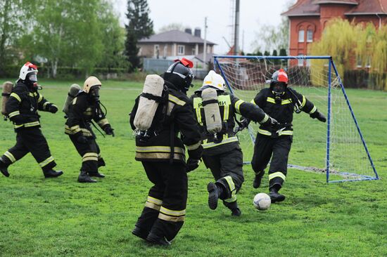 Соревнования по пожарному футболу в Тамбове