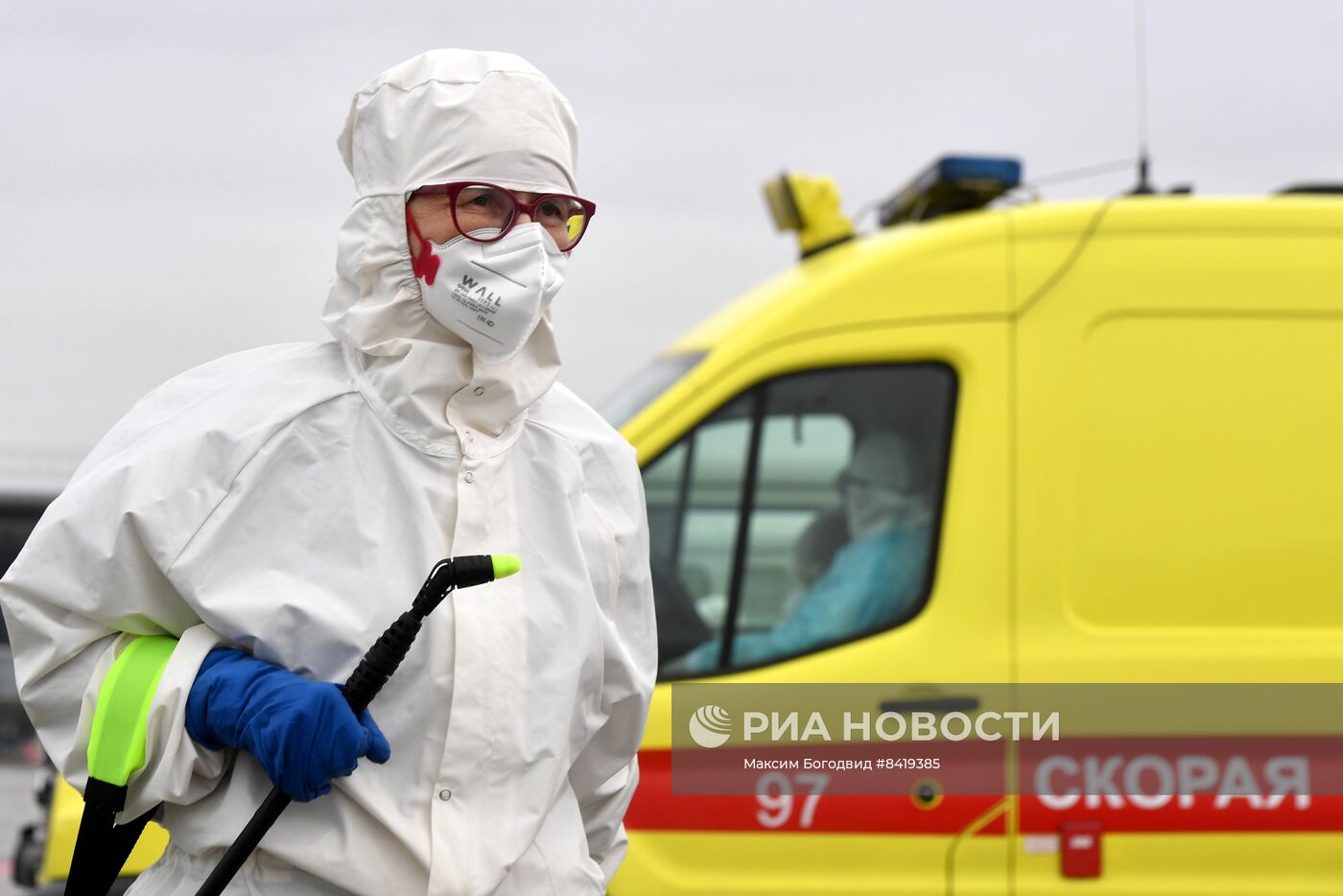 Учение по предотвращению распространения холеры в аэропорту Казани