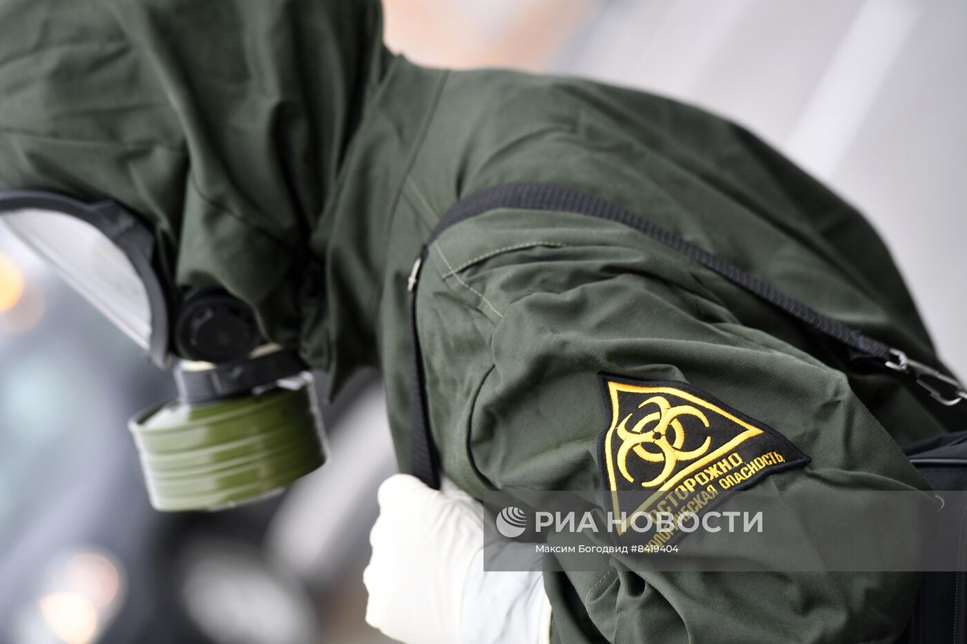 Учение по предотвращению распространения холеры в аэропорту Казани