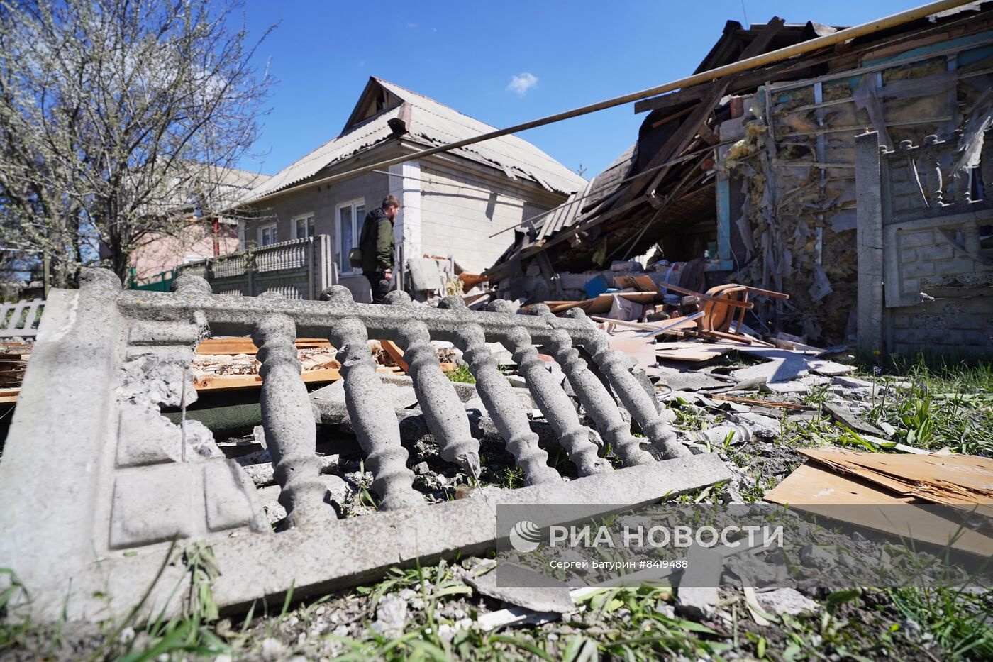 Последствия обстрела Киевского района Донецка