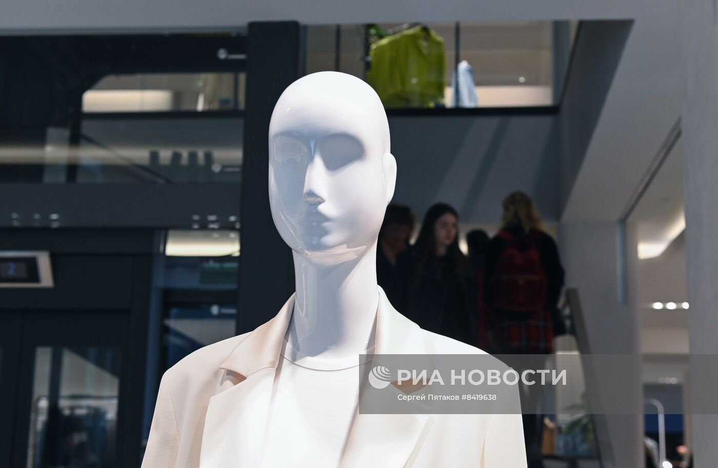 Бывшие магазины Zara открылись под брендом Maag в Москве