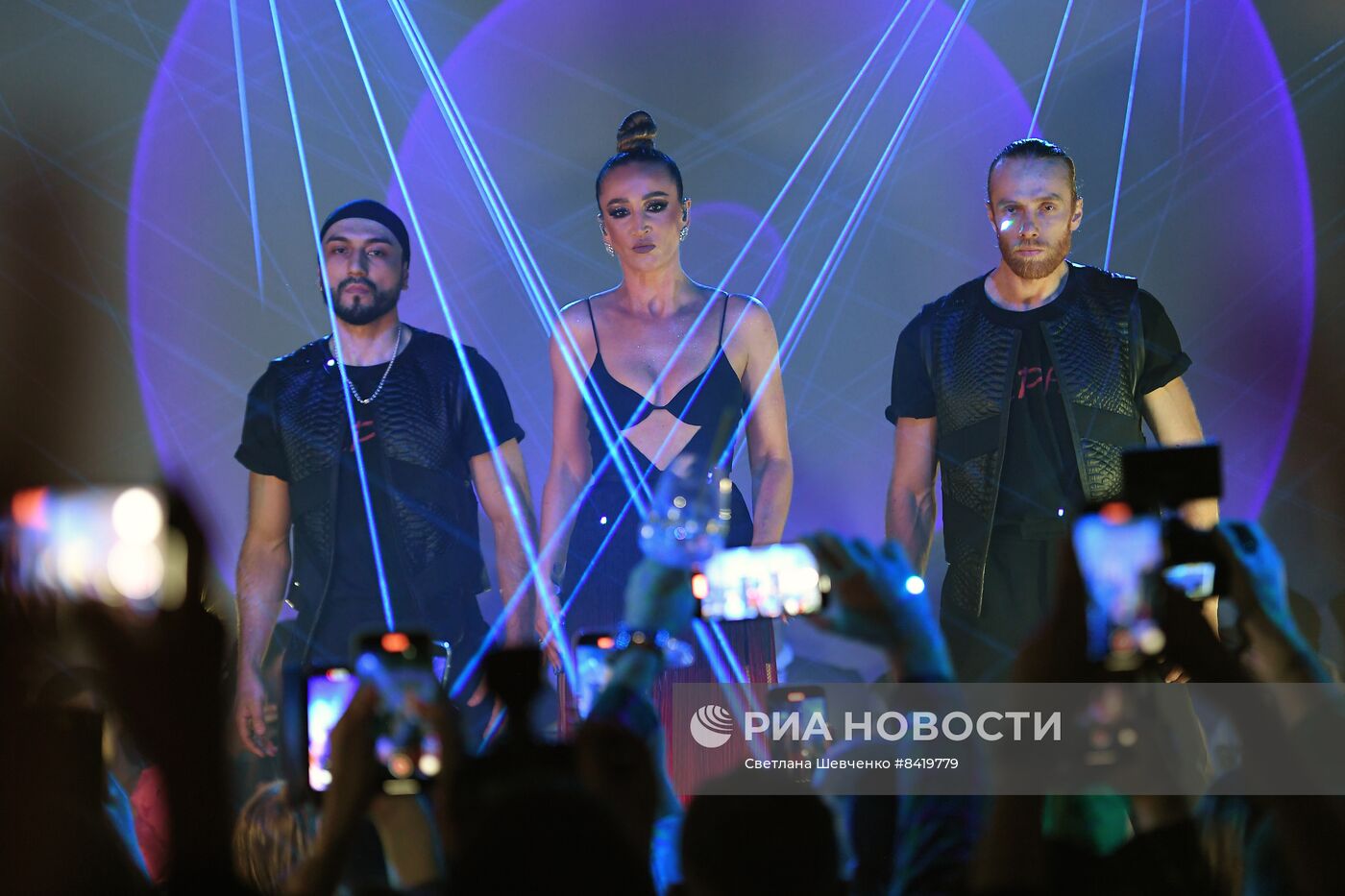 Презентация клипа О. Бузовой "Верни"