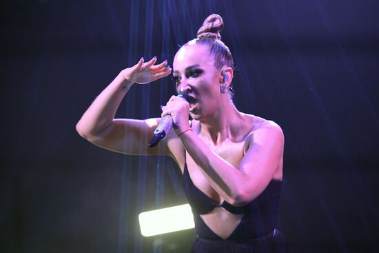 Презентация клипа О. Бузовой "Верни"