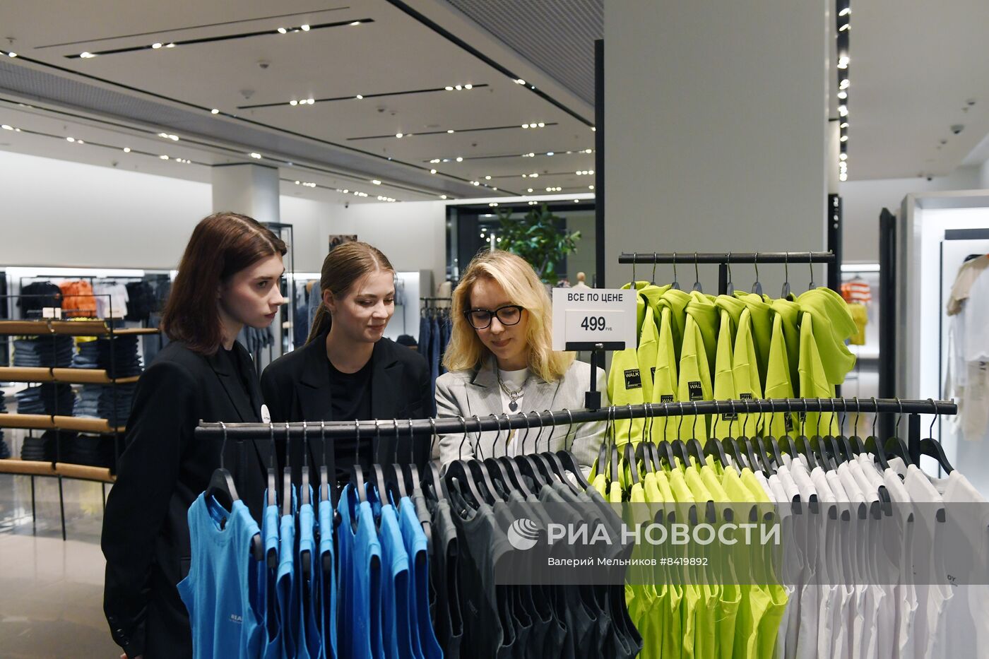 Бывшие магазины Zara открылись под брендом Maag в Москве