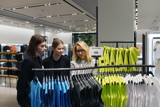 Бывшие магазины Zara открылись под брендом Maag в Москве