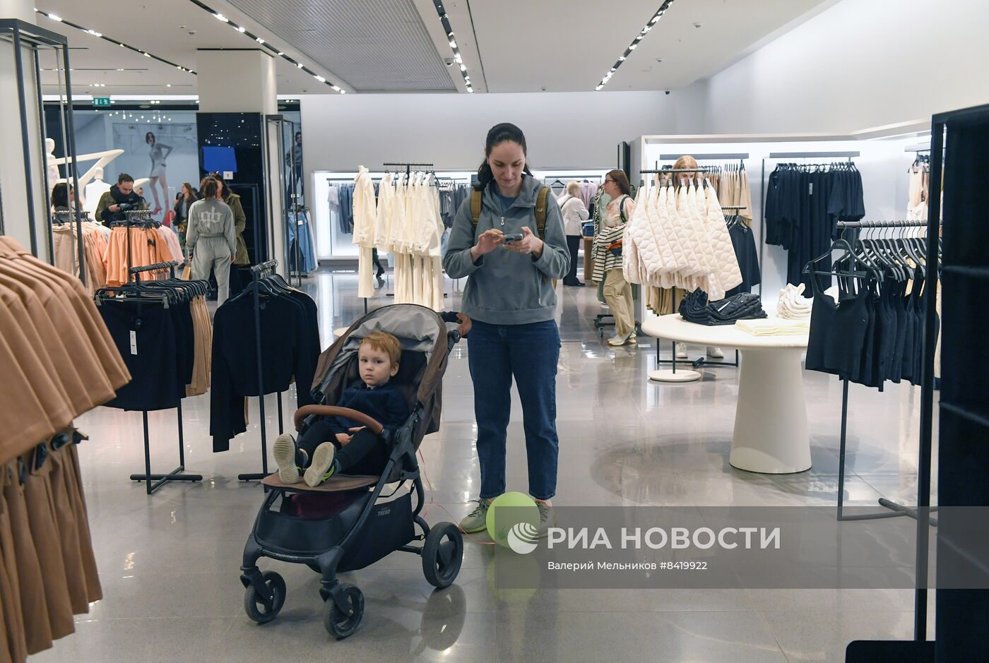 Бывшие магазины Zara открылись под брендом Maag в Москве