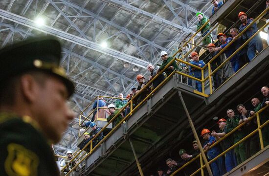 Спуск на воду подводной лодки "Можайск" в Санкт-Петербурге