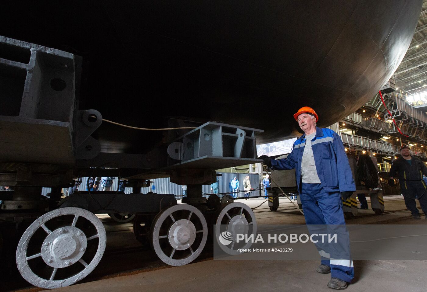 Спуск на воду подводной лодки "Можайск" в Санкт-Петербурге